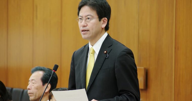 現場の教員不足の問題を文部科学大臣に直接質す、本会議で与党が急がない議題をたった6時間の審議で採決・緊急上程　衆議院議員　きいたかし　福岡10区　(北九州市門司区・小倉北区・小倉南区)