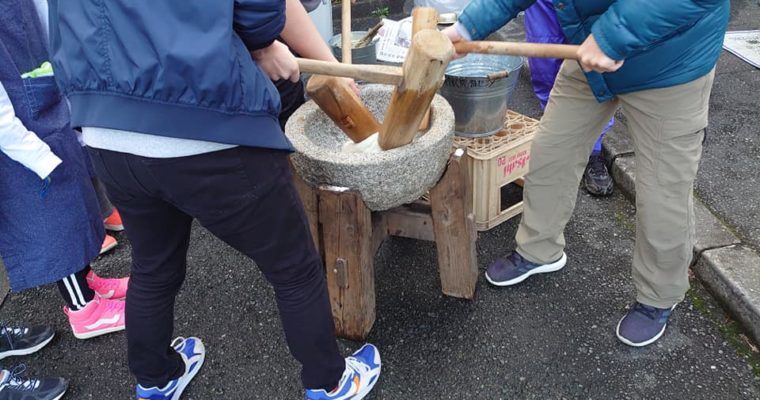 小倉南区・貫校区もちつき大会、吉田校区もちつき大会、小倉北区・中島校区もちつき大会、北小倉校区もちつき大会、小倉北区・今町校区の忘年会門司区・東新町1丁目交差点での朝のご挨拶、黒土始さんの大分大学名誉博士称号受称祝賀会、連合北九州小倉地区連の皆さんと長時間労働の相談ダイヤルのお知らせ配布活動　衆議院議員　きいたかし　福岡10区　(北九州市門司区・小倉北区・小倉南区)