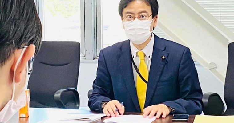 党税理士制度推進議員連盟、北九州市政策要望、洋上風力発電拠点化と北九州空港滑走路延伸、国道3号黒崎バイパス早期供用、市内の空き家対策の充実など、指定都市の行財政問題に関する懇談会、全国大学院生協議会、海事振興連盟総会　（衆議院議員　きいたかし　福岡10区　北九州市門司区・小倉北区・小倉南区）