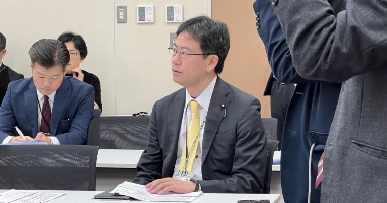 丁寧に政策要望を伺う　衆議院議員　きいたかし　福岡10区（北九州市門司区・小倉北区・小倉南区）