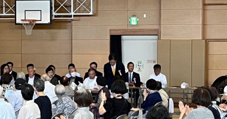 敬老会で年長者とふれあう　衆議院議員　きいたかし　福岡10区（北九州市門司区・小倉北区・小倉南区）