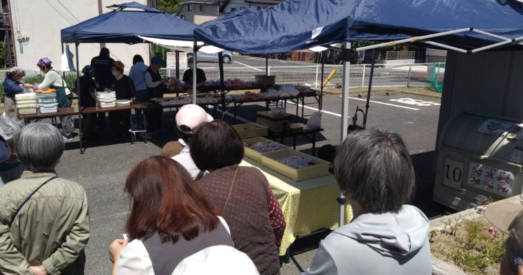 地域まわりと事務作業と。